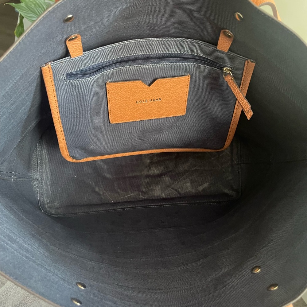 Authentic Cole Haan large tote shoulder bag - Picture 9 of 11